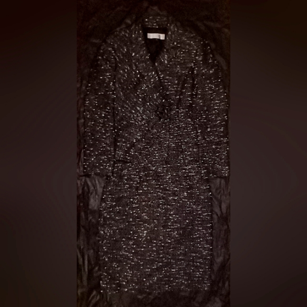 Arthur Levine Tahari, B&W Tweed, Size 4 Suit